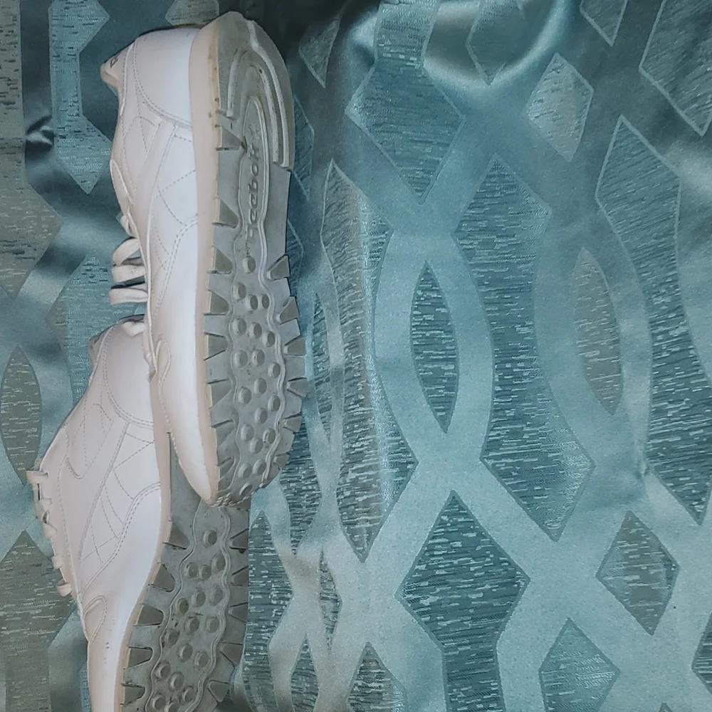Womens Reebok - Picture 4 of 5